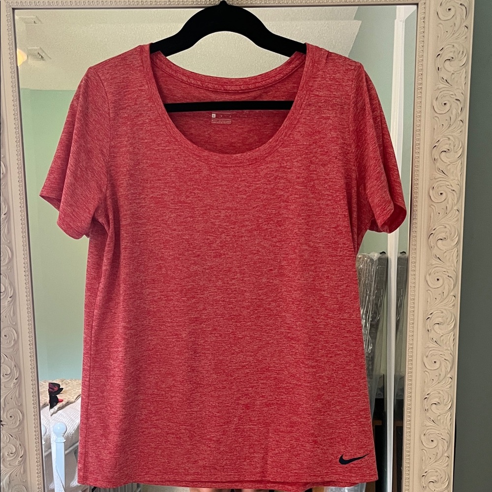 Nike Women's Heathered Red Short Sleeve Tee